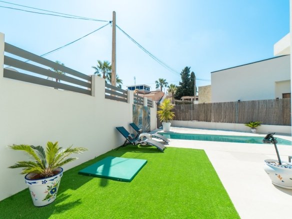 3 Bedroom 2 Bathroom Villa in Orihuela Costa - Caza De Casa