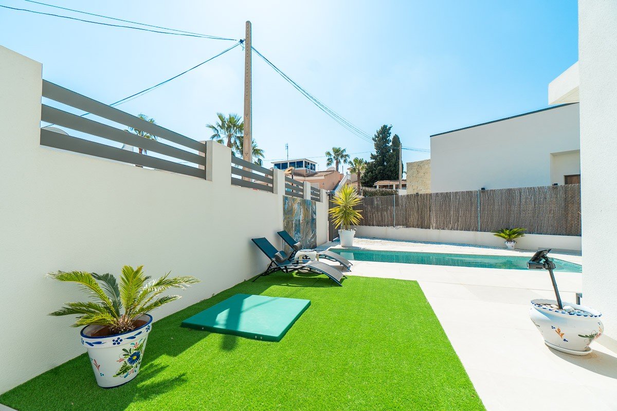 3 Bedroom 2 Bathroom Villa in Orihuela Costa - Caza De Casa