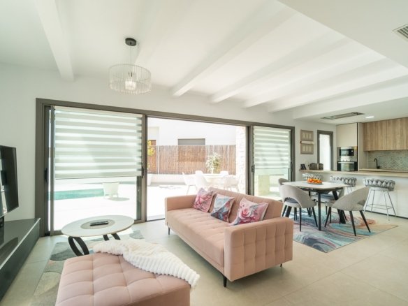 3 Bedroom 2 Bathroom Villa in Orihuela Costa - Caza De Casa