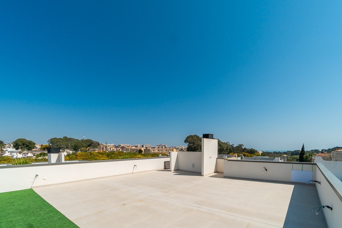 3 Bedroom 2 Bathroom Villa in Orihuela Costa - Caza De Casa