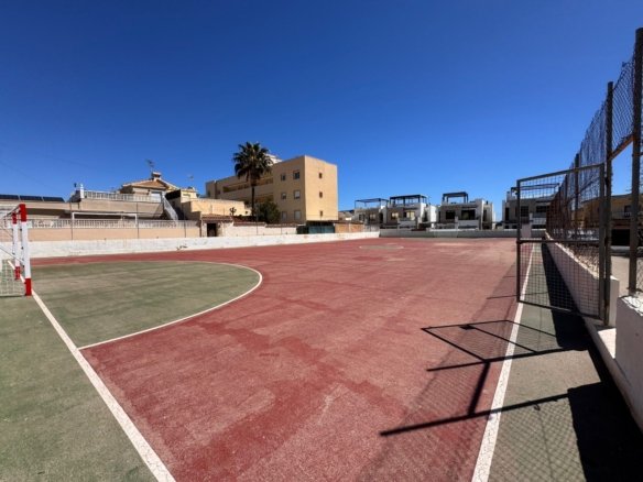 3 Bedroom 2 Bathroom Town House in Campoamor - Caza De Casa