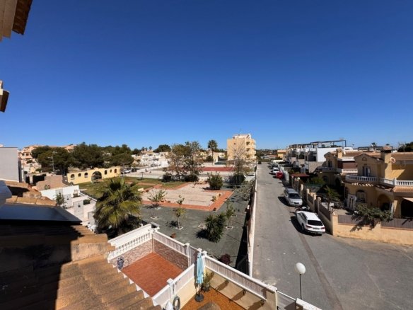 3 Bedroom 2 Bathroom Town House in Campoamor - Caza De Casa