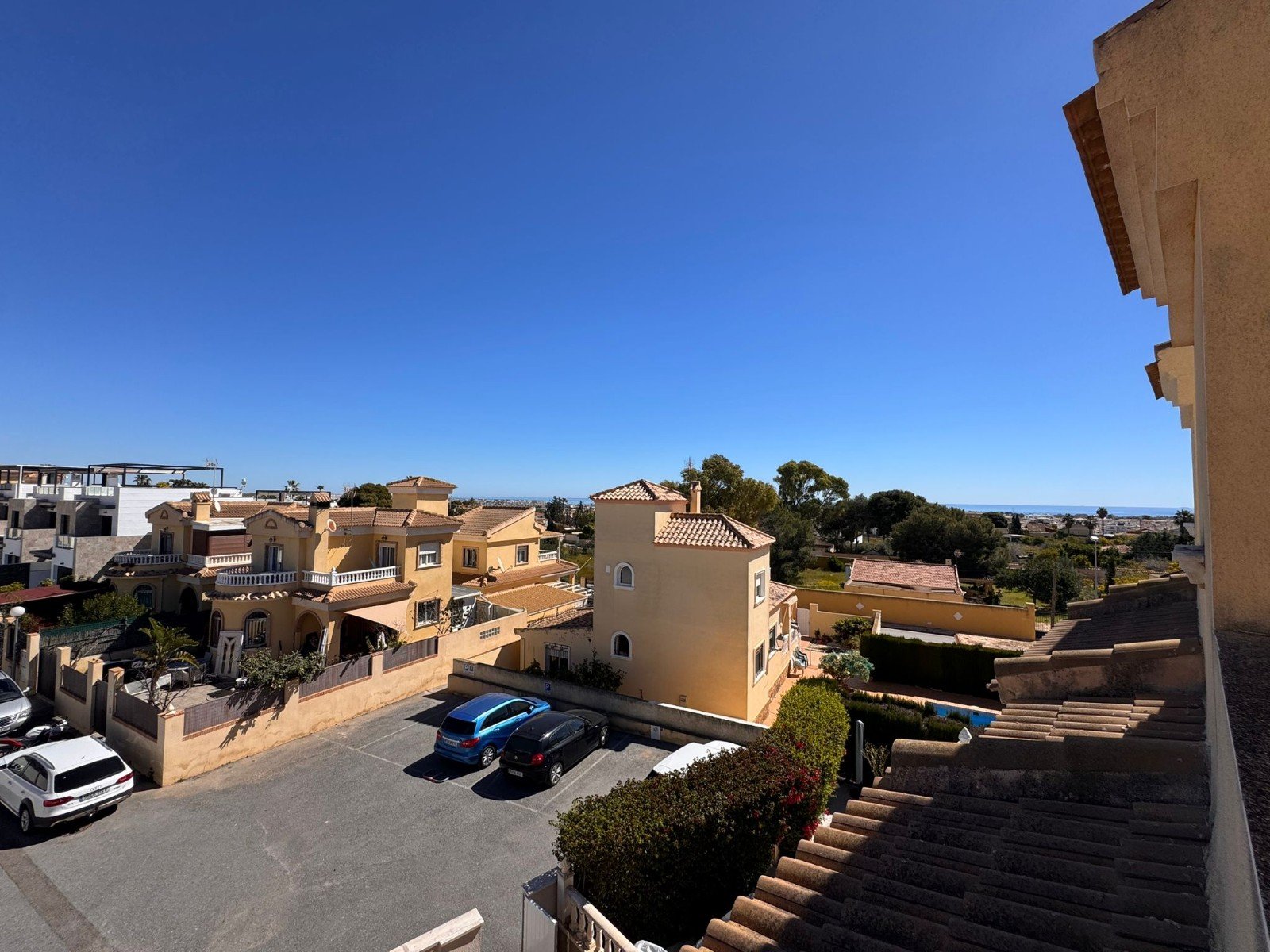 3 Bedroom 2 Bathroom Town House in Campoamor - Caza De Casa