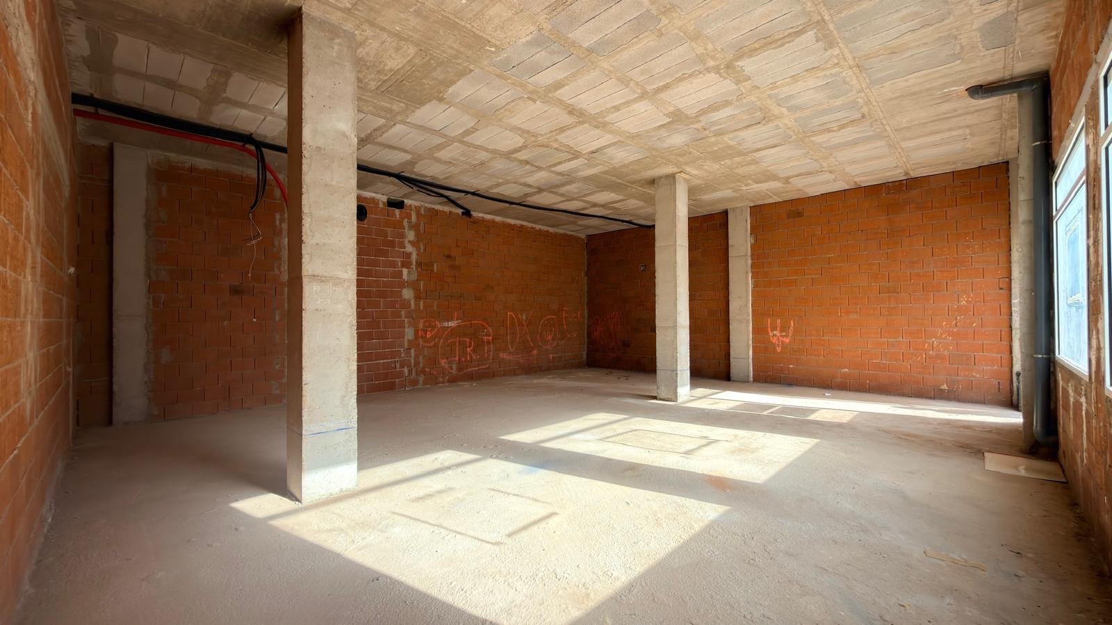 Commercial in Orihuela Costa - Caza De Casa