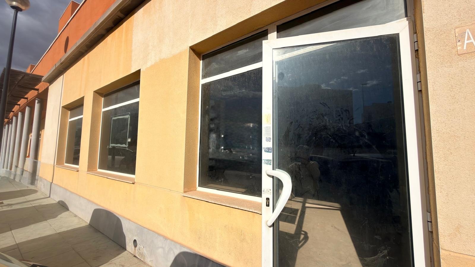 Commercial in Orihuela Costa - Caza De Casa