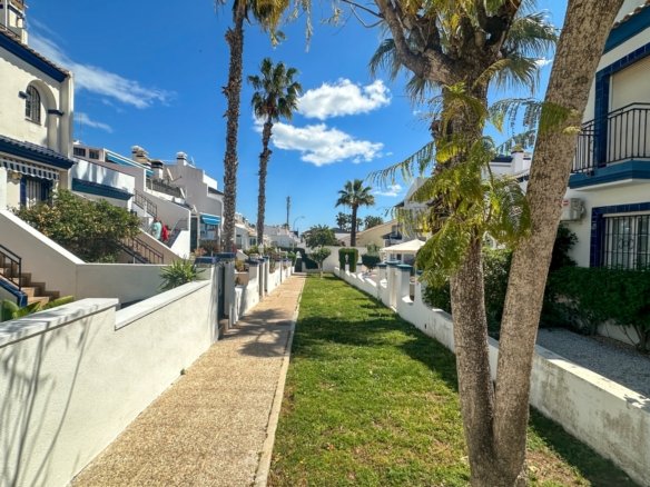 2 Bedroom 1 Bathroom Town House in Orihuela Costa - Caza De Casa