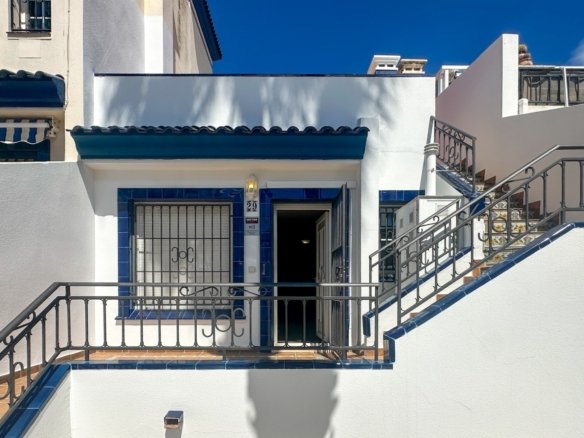 2 Bedroom 1 Bathroom Town House in Orihuela Costa - Caza De Casa