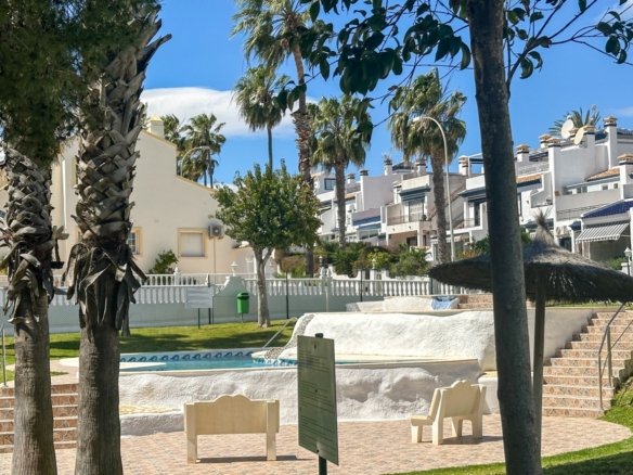 2 Bedroom 1 Bathroom Town House in Orihuela Costa - Caza De Casa