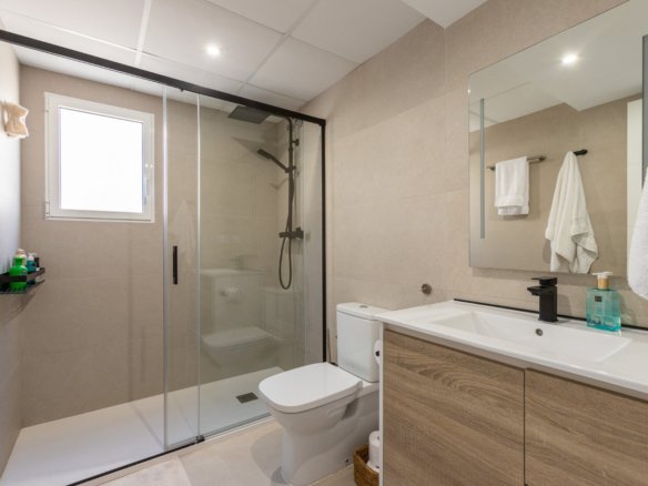 4 Bedroom 3 Bathroom Villa in Los Balcones - Caza De Casa