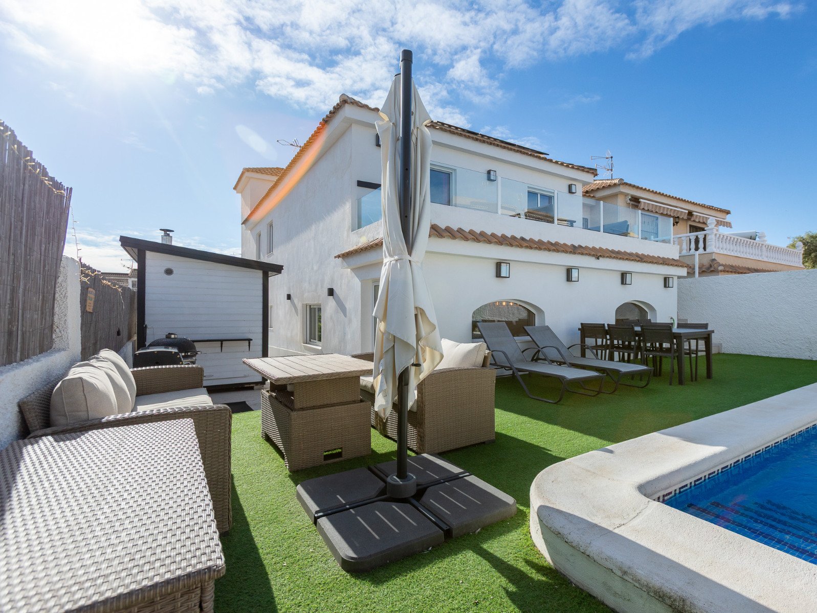 4 Bedroom 3 Bathroom Villa in Los Balcones - Caza De Casa