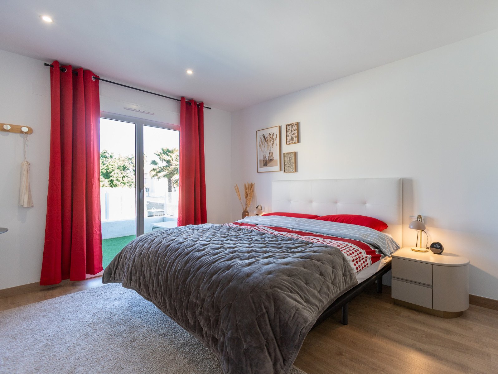 4 Bedroom 3 Bathroom Villa in Los Balcones - Caza De Casa