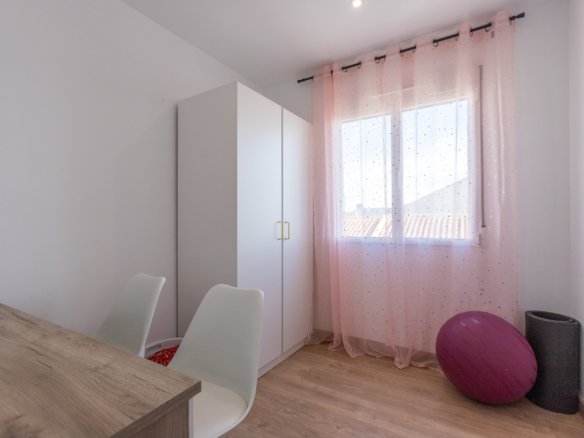 4 Bedroom 3 Bathroom Villa in Los Balcones - Caza De Casa