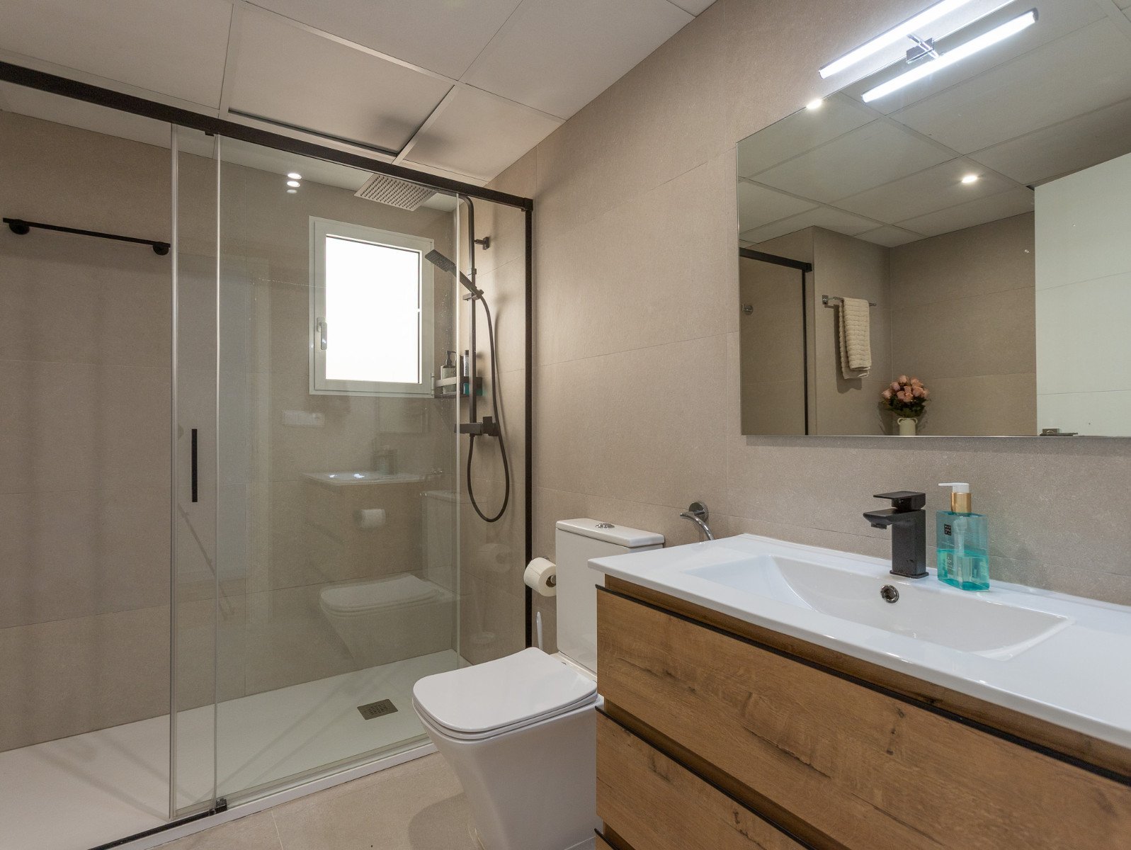 4 Bedroom 3 Bathroom Villa in Los Balcones - Caza De Casa