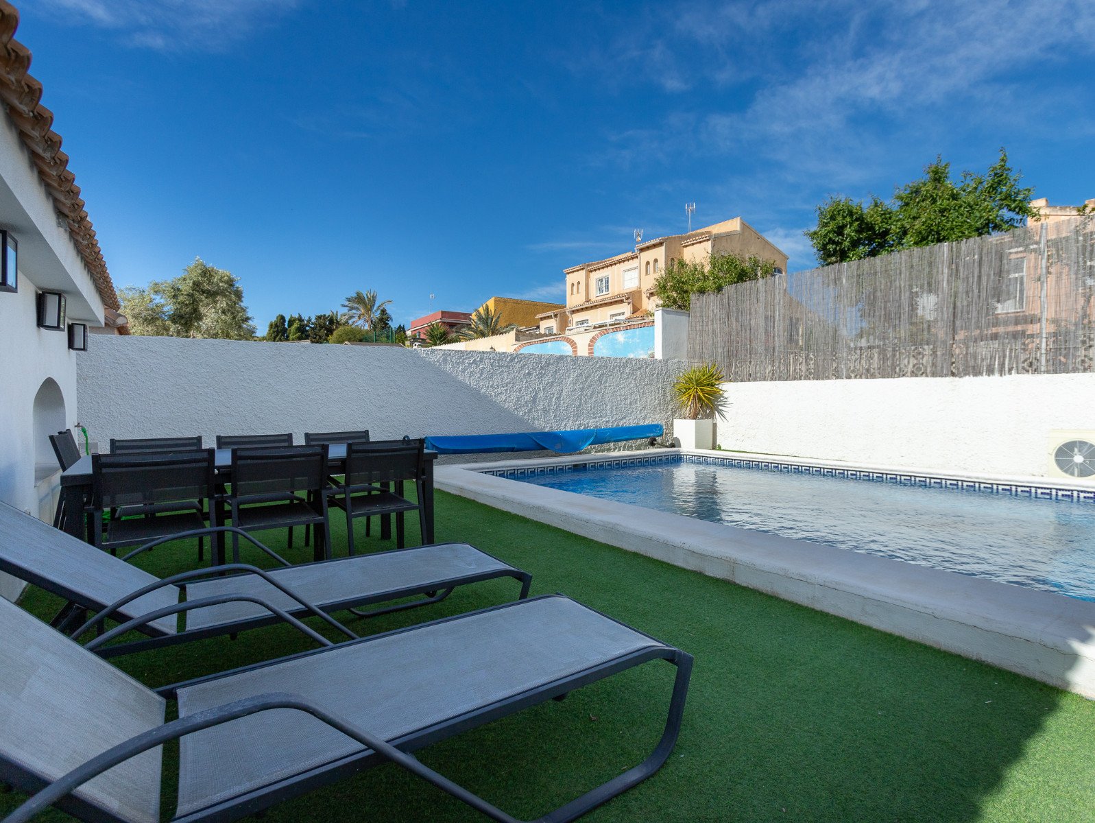 4 Bedroom 3 Bathroom Villa in Los Balcones - Caza De Casa