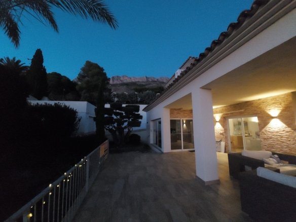 3 Bedroom 3 Bathroom Villa in Altea - Caza De Casa