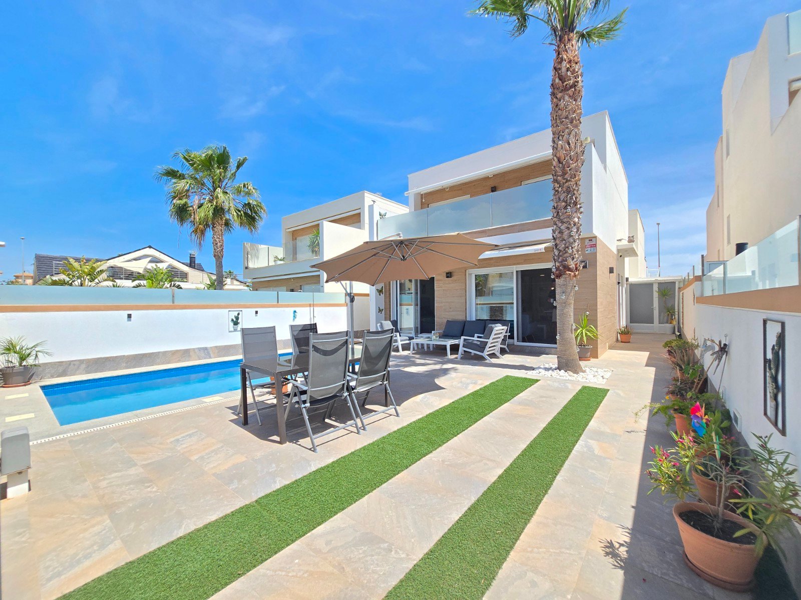 o_1jnsa7vi31ua3hrvvq190f7sa2i 3 Bedroom 2 Bathroom Villa in Pilar de La Horadada - Caza De Casa
