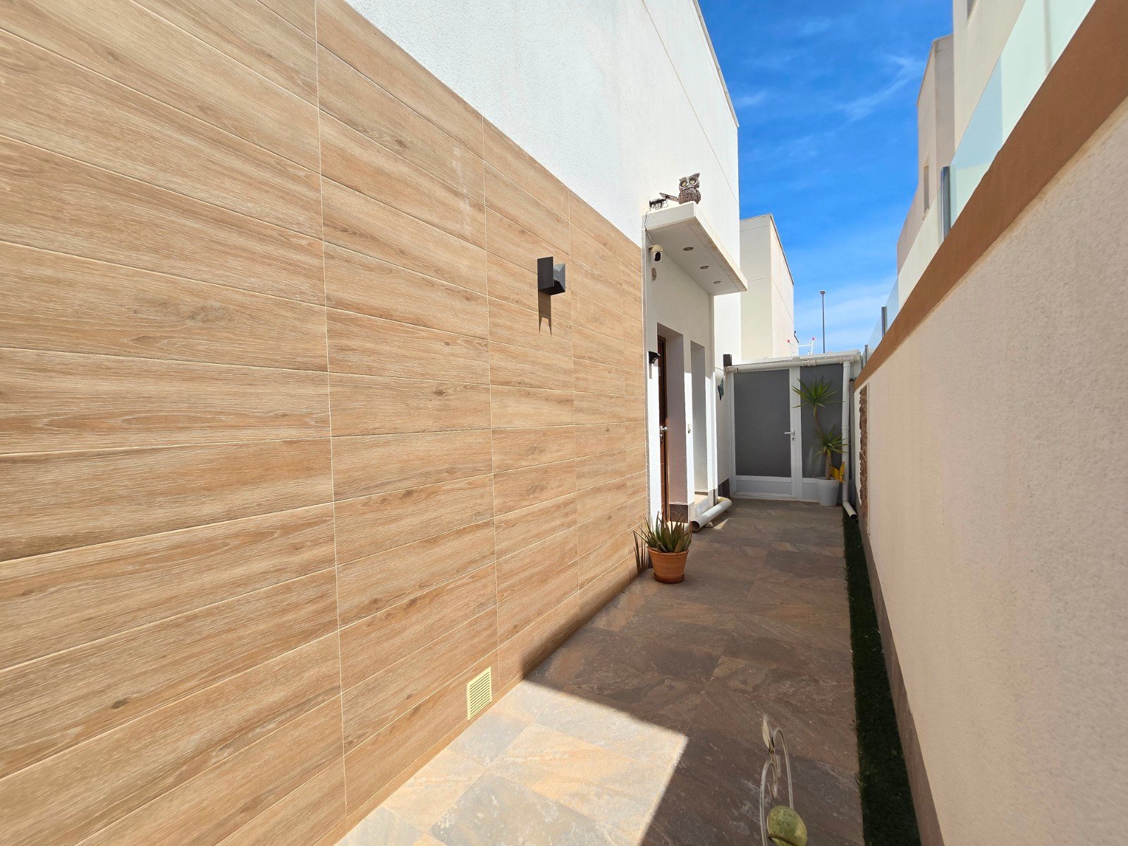 o_1jnsa7vi4nke1cq6peu1g0i1qh43h 3 Bedroom 2 Bathroom Villa in Pilar de La Horadada - Caza De Casa