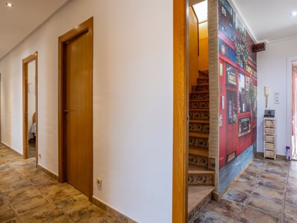 5 Bedroom 3 Bathroom Villa in Elche - Caza De Casa
