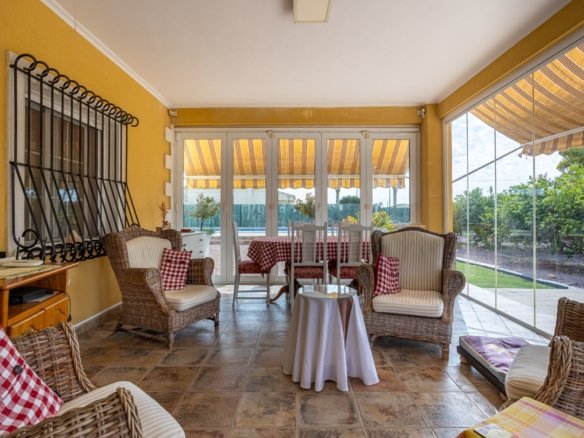 5 Bedroom 3 Bathroom Villa in Elche - Caza De Casa