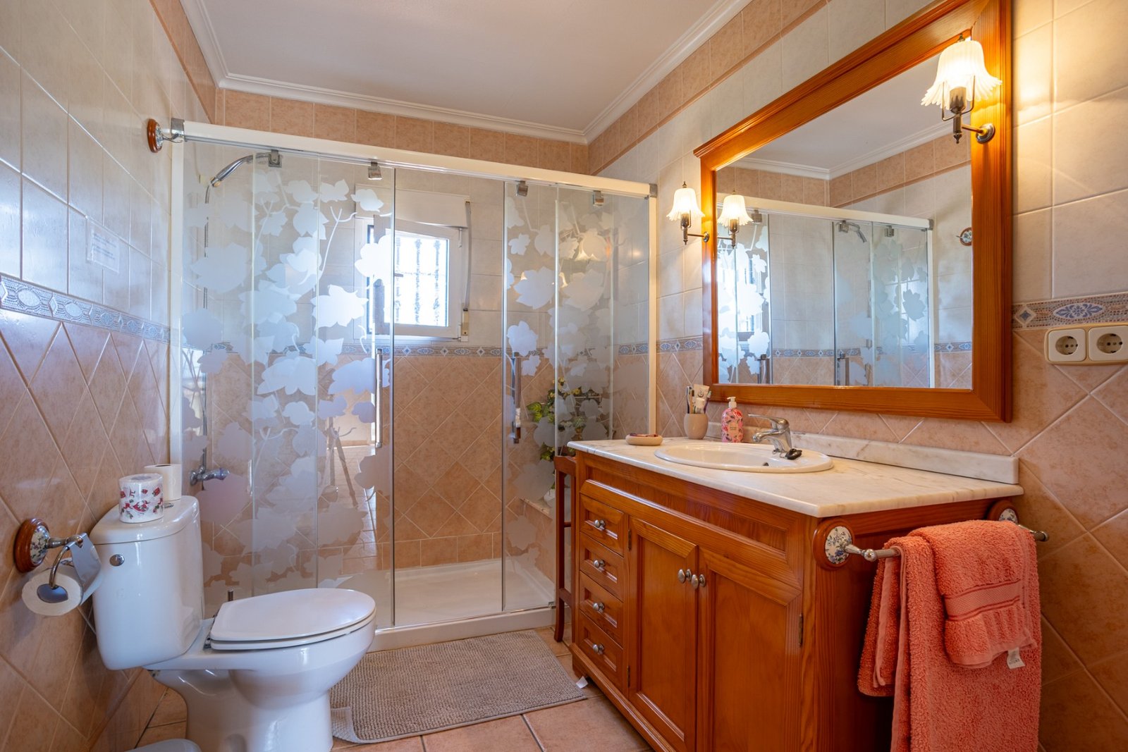 o_1jodp1q3s199jcn1hfe14bist63p 5 Bedroom 3 Bathroom Villa in Elche - Caza De Casa