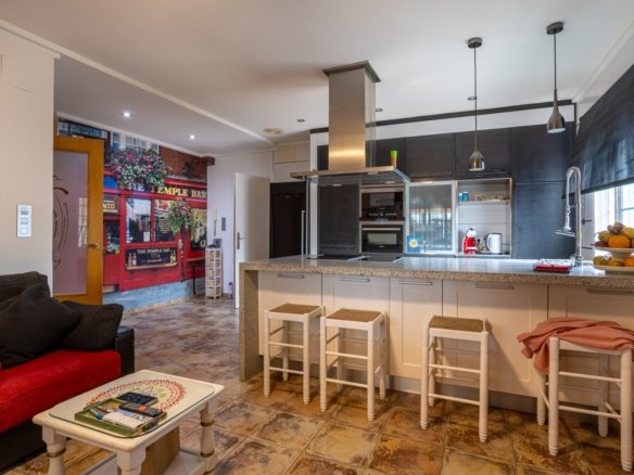 5 Bedroom 3 Bathroom Villa in Elche - Caza De Casa