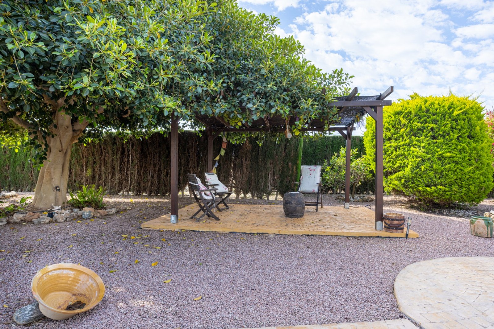 o_1jodp1q3s1og39h41mim2k98fu4g 5 Bedroom 3 Bathroom Villa in Elche - Caza De Casa