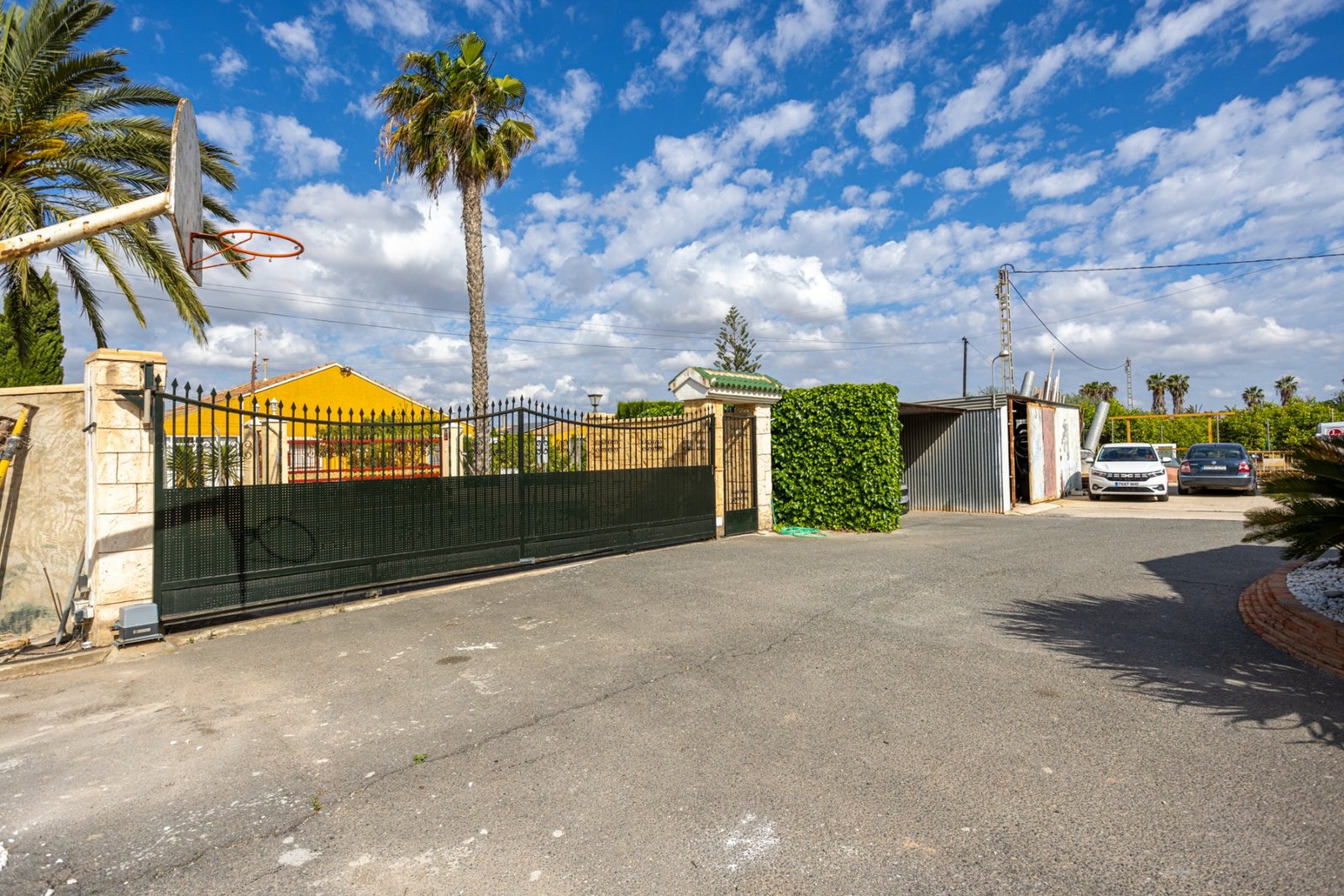 o_1jodp1q3s1t4lcg734uqhfah74j 5 Bedroom 3 Bathroom Villa in Elche - Caza De Casa