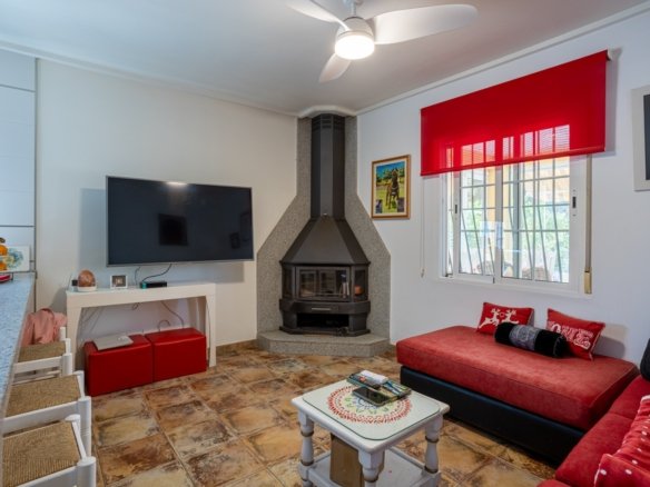 5 Bedroom 3 Bathroom Villa in Elche - Caza De Casa