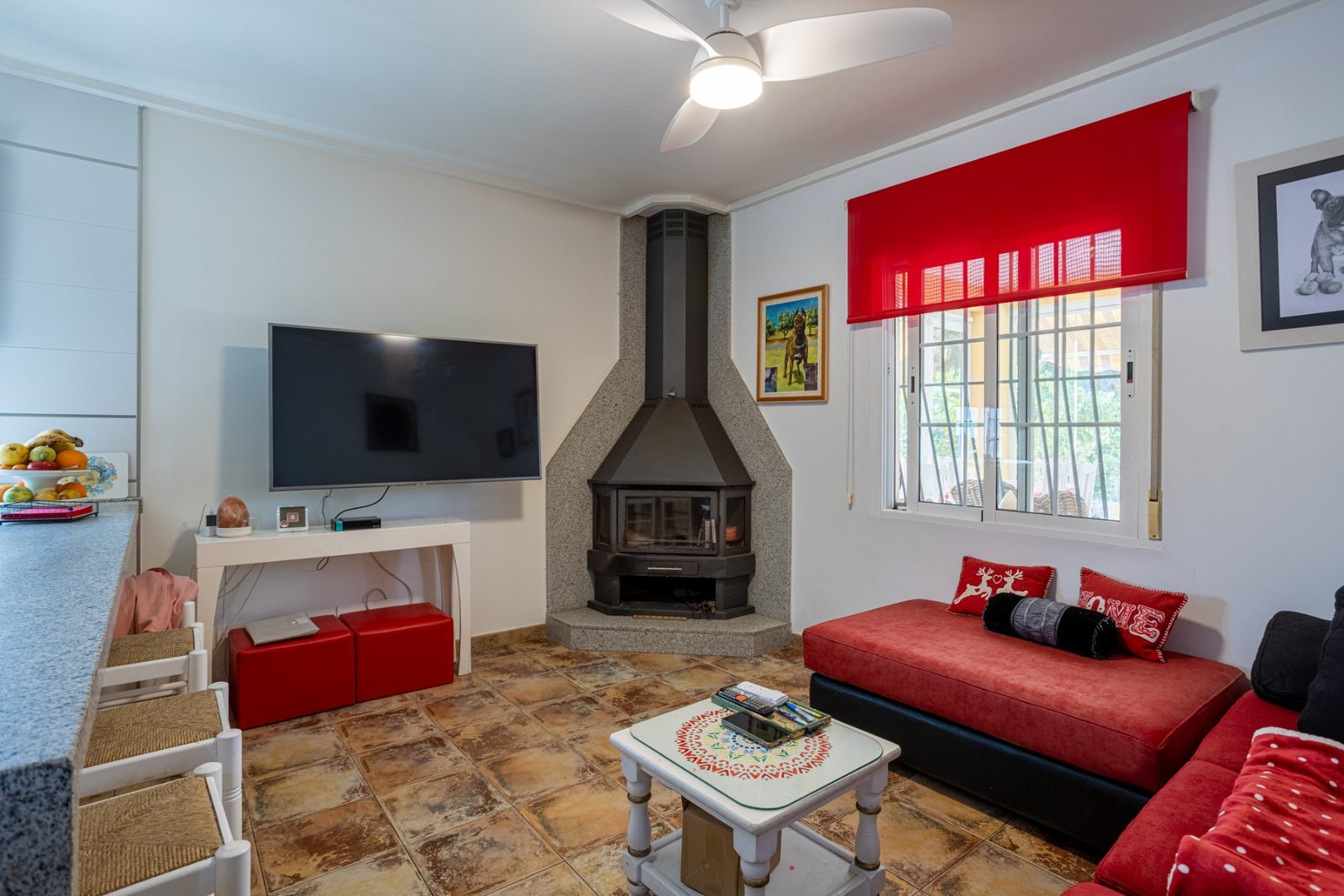 o_1jodp1q3s28914bm17pf18tbpil3k 5 Bedroom 3 Bathroom Villa in Elche - Caza De Casa