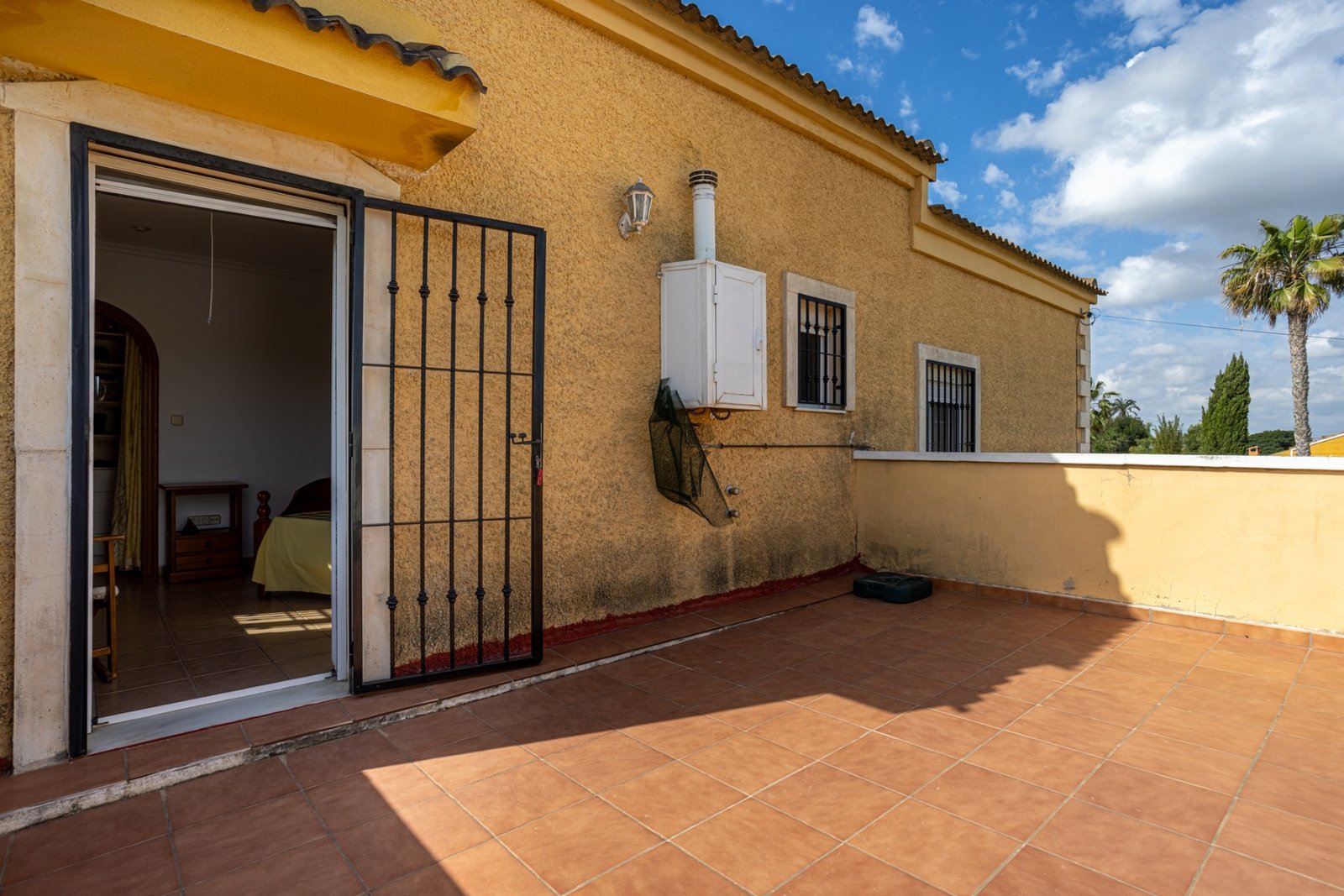 o_1jodp1q3s4551drhmqo1uvcej33s 5 Bedroom 3 Bathroom Villa in Elche - Caza De Casa