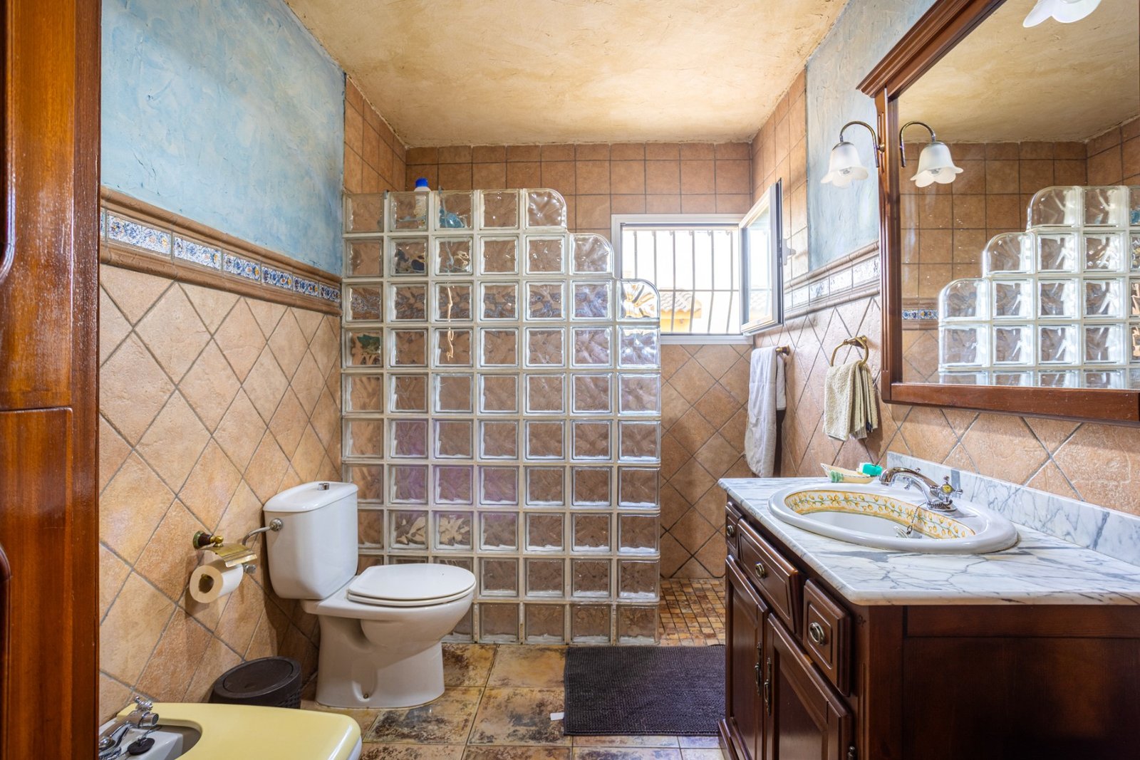 o_1jodp1q3s7pk152kqu021b12np3d 5 Bedroom 3 Bathroom Villa in Elche - Caza De Casa