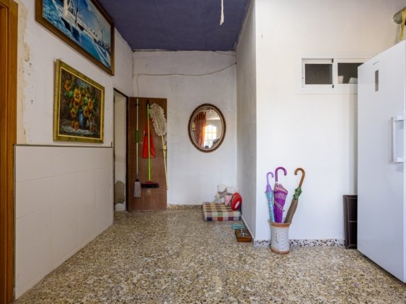 5 Bedroom 3 Bathroom Villa in Elche - Caza De Casa