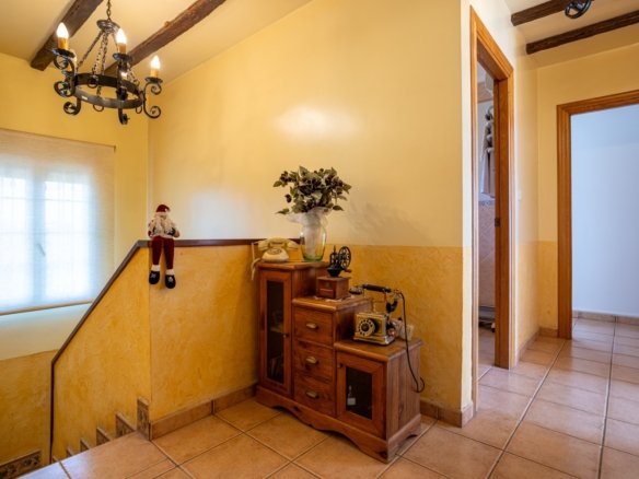 5 Bedroom 3 Bathroom Villa in Elche - Caza De Casa
