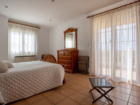 5 Bedroom 3 Bathroom Villa in Elche - Caza De Casa
