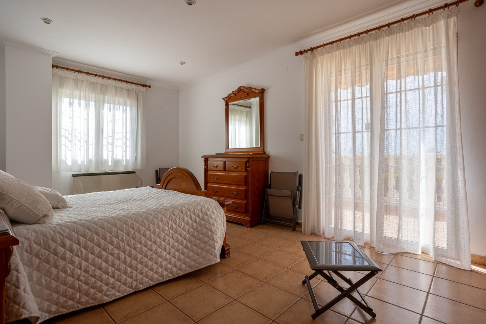 o_1jodp1q3son615f149j16es16r53t 5 Bedroom 3 Bathroom Villa in Elche - Caza De Casa