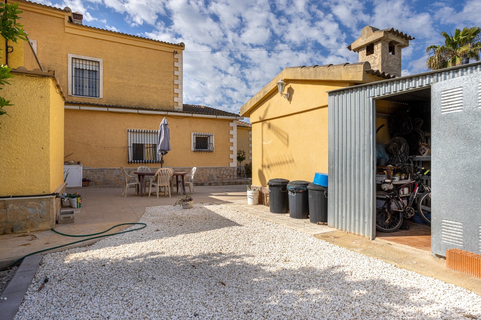 o_1jodp1q3stcri3a1ep36a11dkr4b 5 Bedroom 3 Bathroom Villa in Elche - Caza De Casa