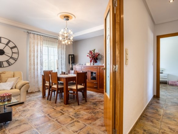 5 Bedroom 3 Bathroom Villa in Elche - Caza De Casa