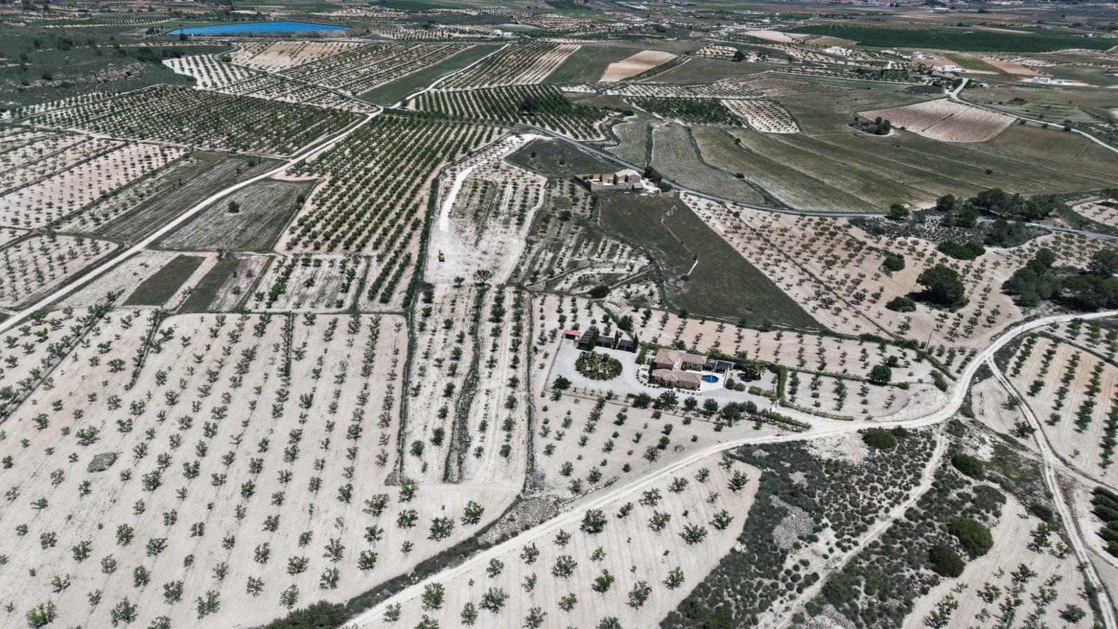 17,589 m² Land in Pinoso - Caza De Casa