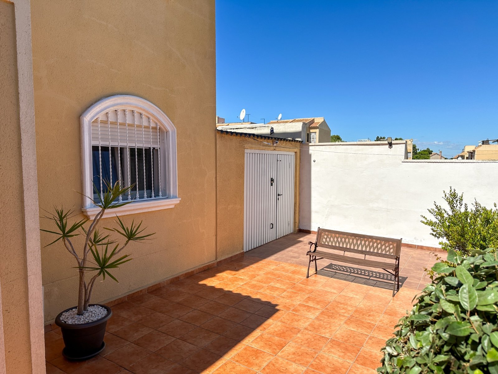 o_1joioqnigkg5ms1rvoo5b1t792o 3 Bedroom 2 Bathroom Villa in Torrevieja - Caza De Casa