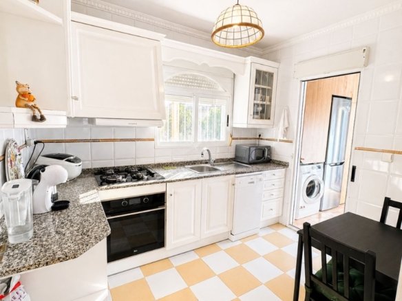 3 Bedroom 2 Bathroom Villa in Torrevieja - Caza De Casa