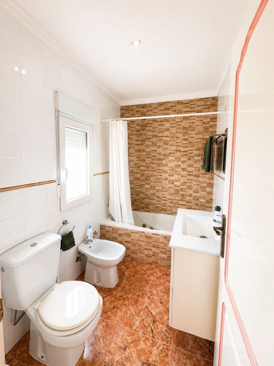 o_1joiosfpn1klr1oi73n0vgk1qh52h 3 Bedroom 2 Bathroom Villa in Torrevieja - Caza De Casa