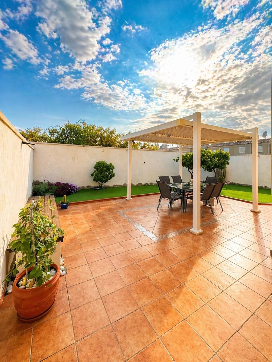 o_1joiosfpn1u1710l31nrm14j4c8d2u 3 Bedroom 2 Bathroom Villa in Torrevieja - Caza De Casa