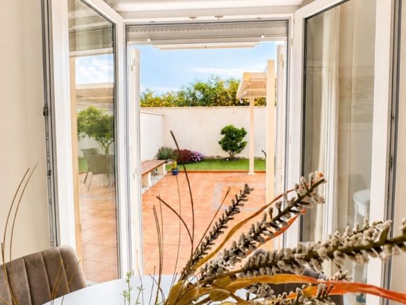 3 Bedroom 2 Bathroom Villa in Torrevieja - Caza De Casa