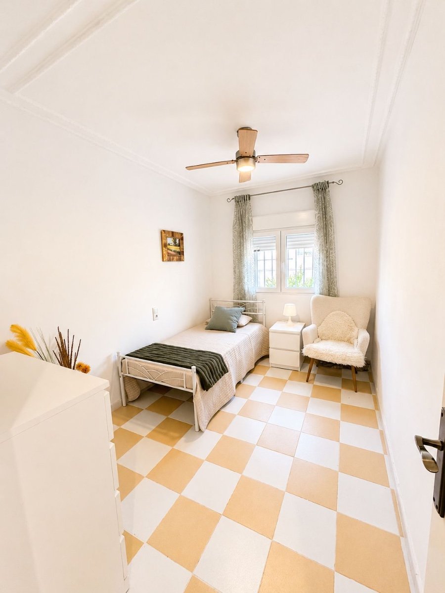 o_1joiosfpni3p1k1o1suicaudoa2l 3 Bedroom 2 Bathroom Villa in Torrevieja - Caza De Casa