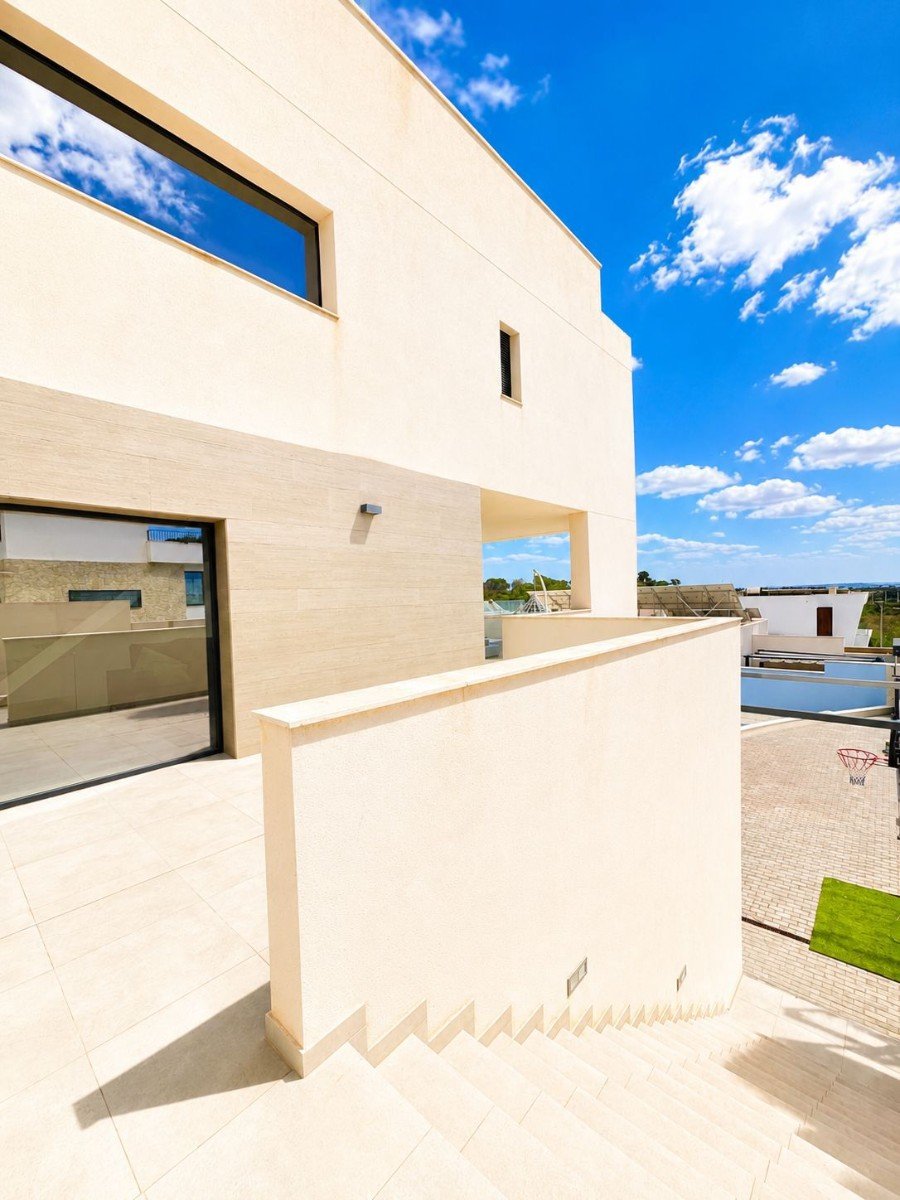 o_1jotal80o6kqmo3k781ktt5co30 4 Bedroom 4 Bathroom Villa in Benijofar - Caza De Casa