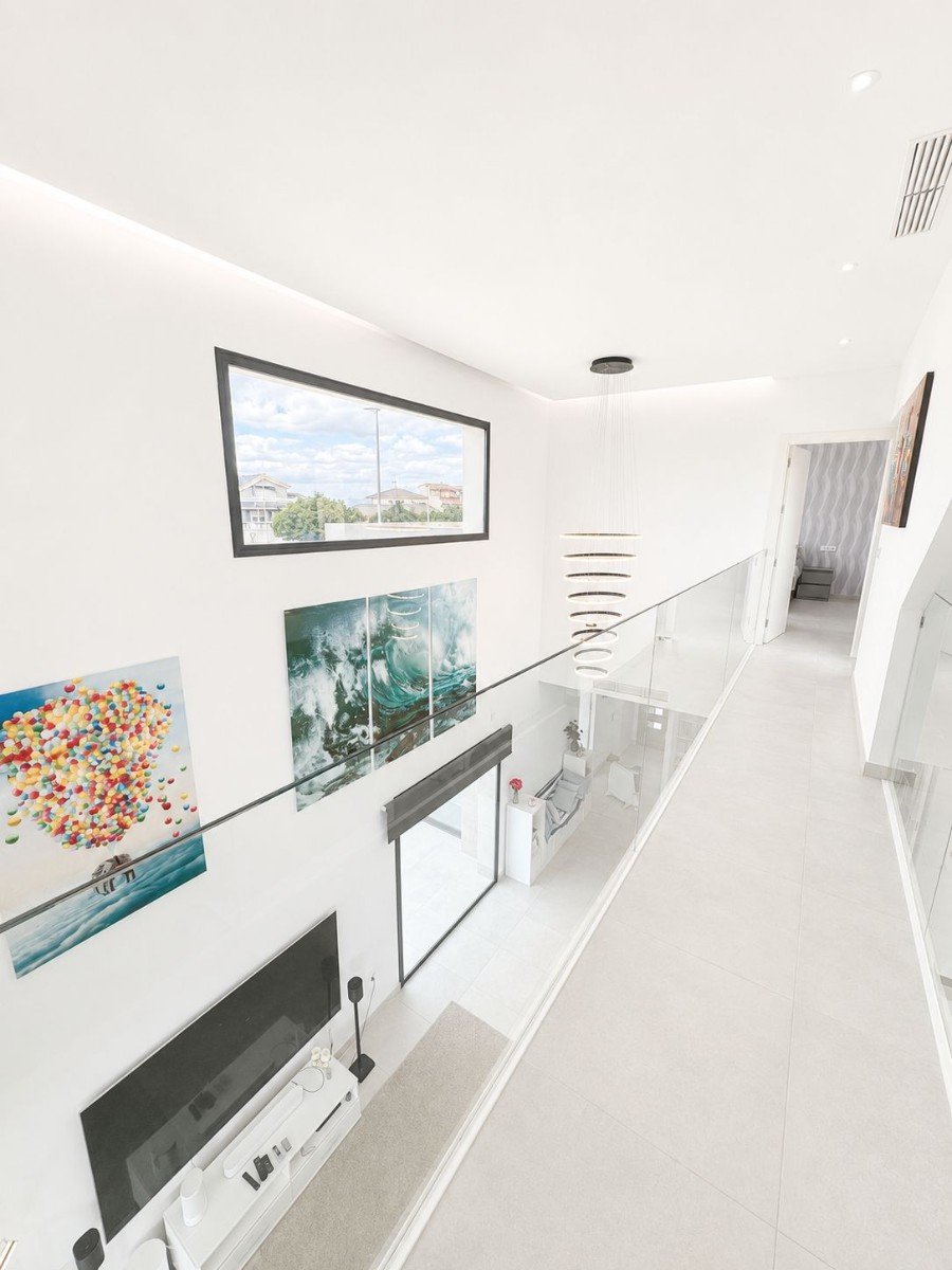 o_1jotal80ohj816v97lg16h66sf3c 4 Bedroom 4 Bathroom Villa in Benijofar - Caza De Casa