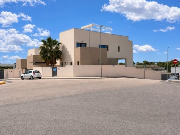 4 Bedroom 4 Bathroom Villa in Benijofar - Caza De Casa