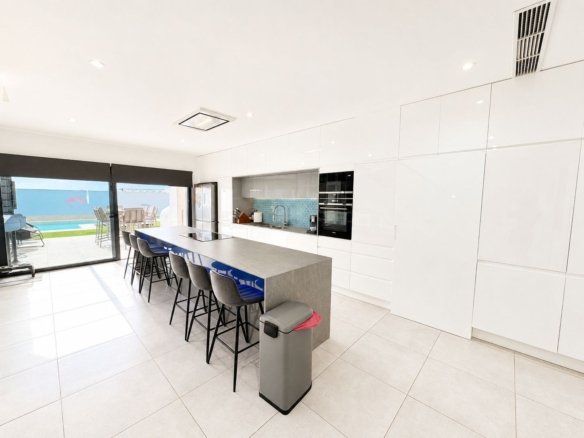 4 Bedroom 4 Bathroom Villa in Benijofar - Caza De Casa