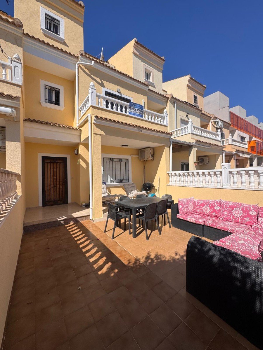3 Bedroom 2 Bathroom Town House in Campoamor - Caza De Casa