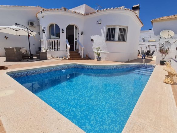2 Bedroom 2 Bathroom Villa in Orihuela Costa - Caza De Casa